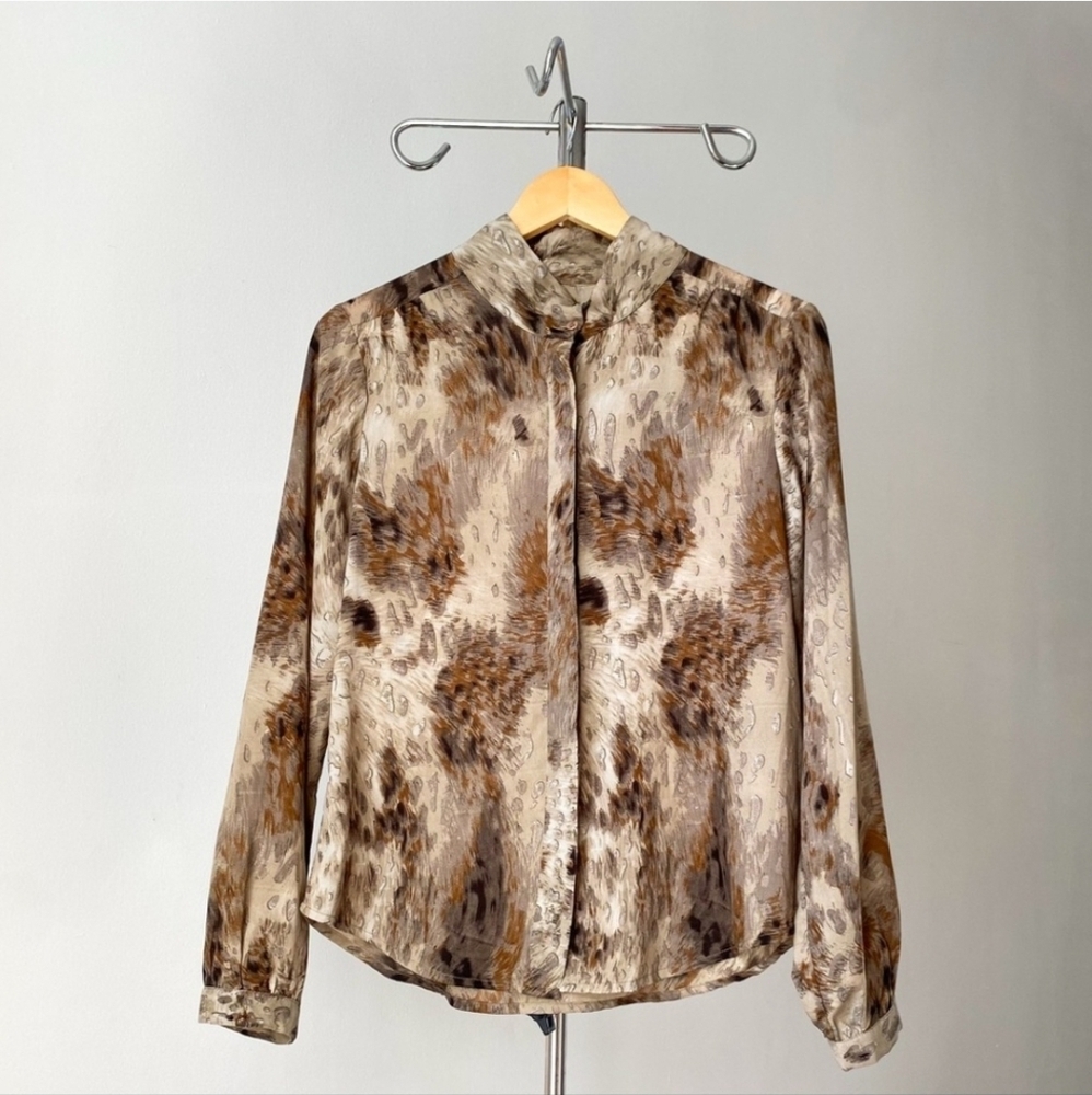 🍂 Brown & Tan Leopard Print Silky Button-Up Shirt with Puffy Sleeves